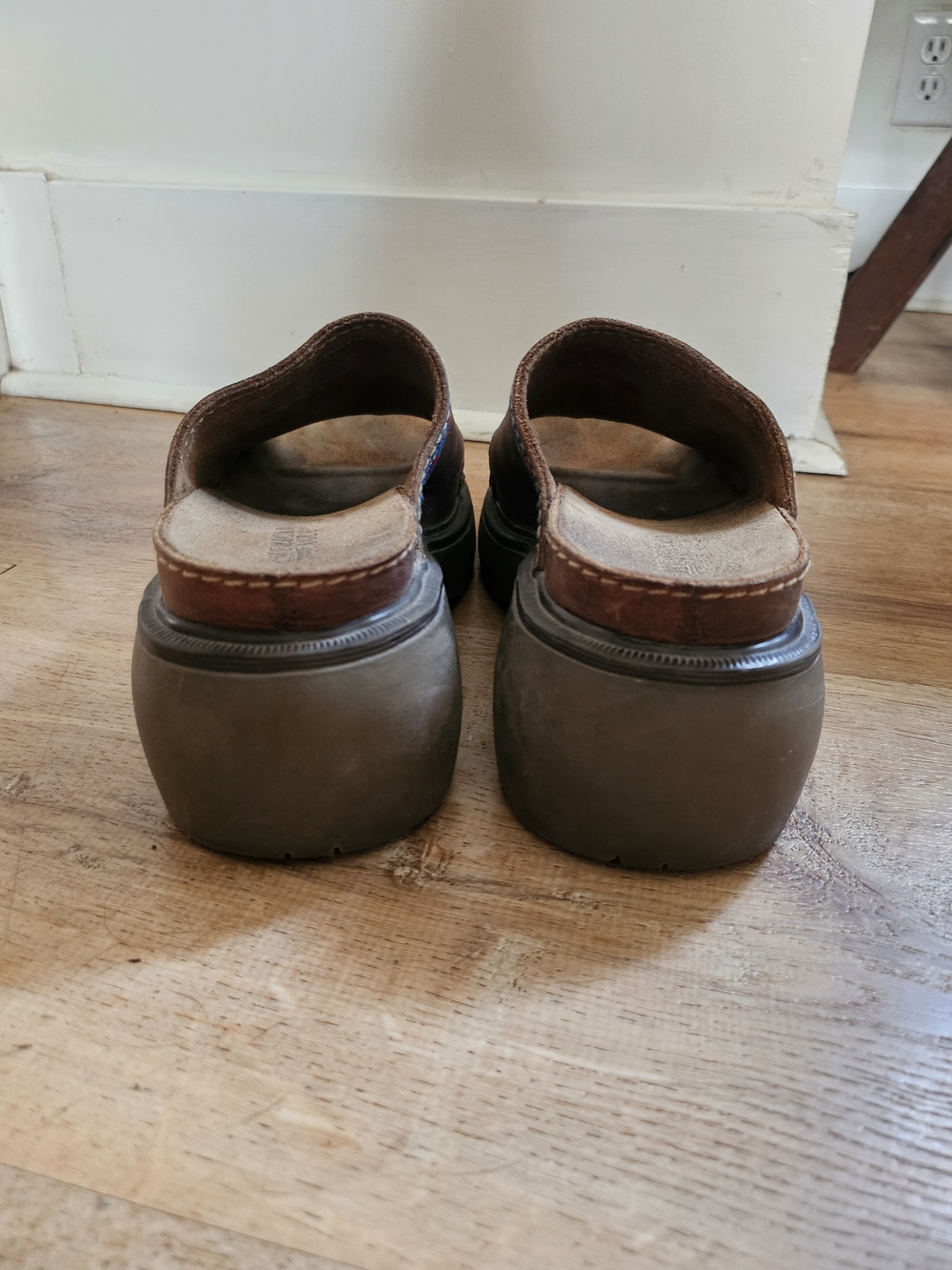 Brown Leather Platform Slide Sandals with Embroidered Trim - Picture 3 of 6